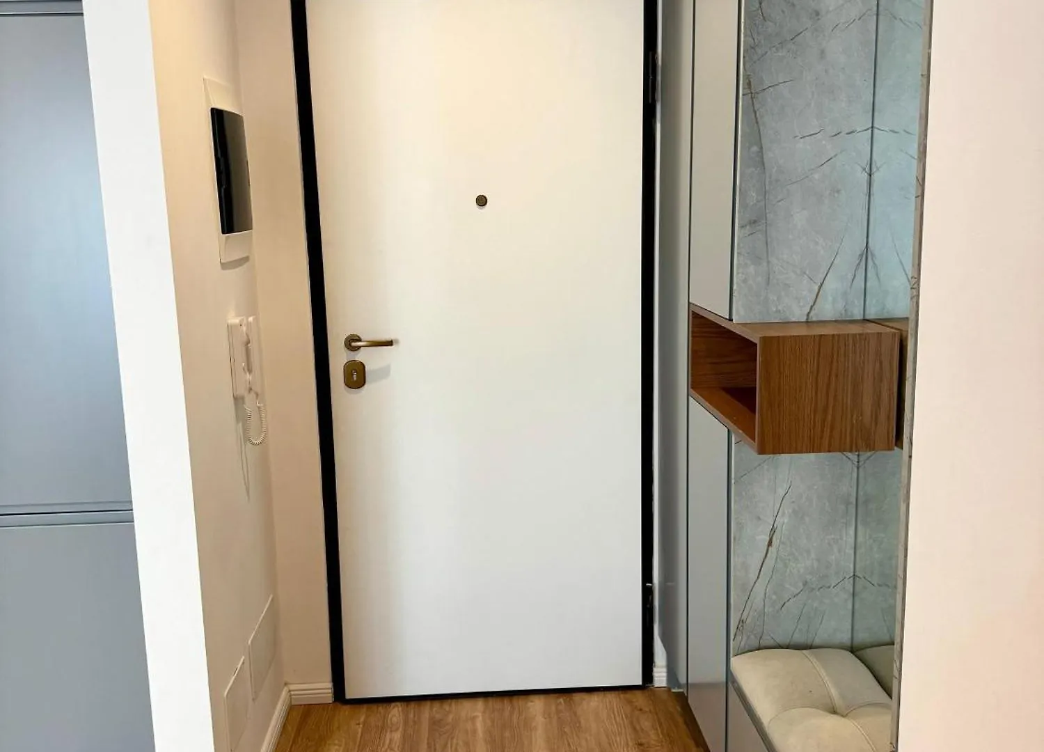 Tirana Central Golden Apartment 0*,