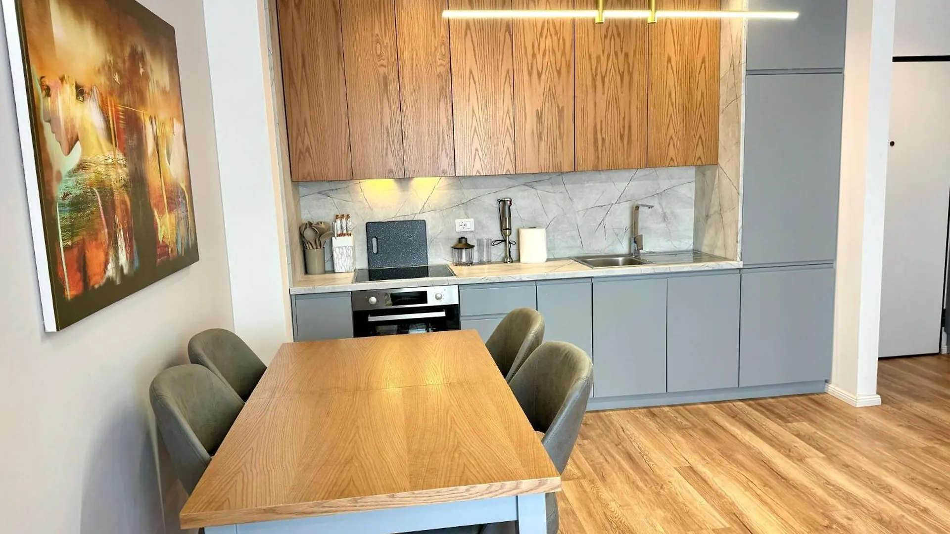Tirana Central Golden Apartment