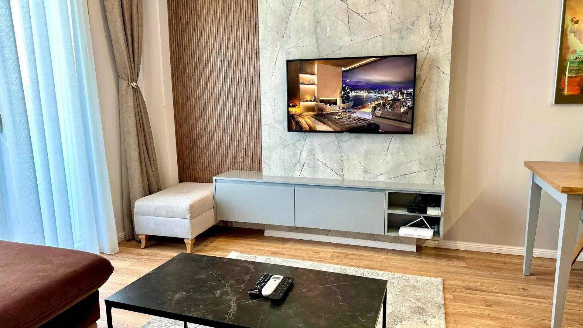 Tirana Central Golden Apartment Албания